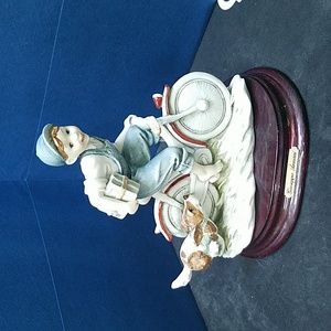 Giuseppe Armani figurine  Late for School